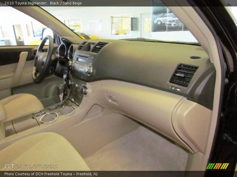 Black / Sand Beige 2010 Toyota Highlander