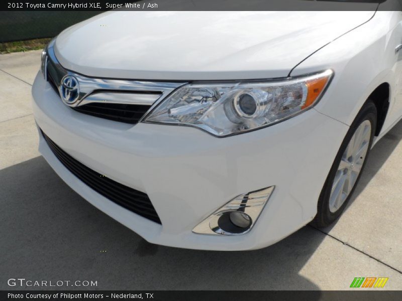 Super White / Ash 2012 Toyota Camry Hybrid XLE