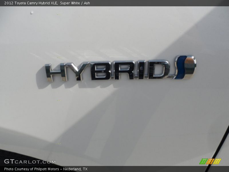 Super White / Ash 2012 Toyota Camry Hybrid XLE