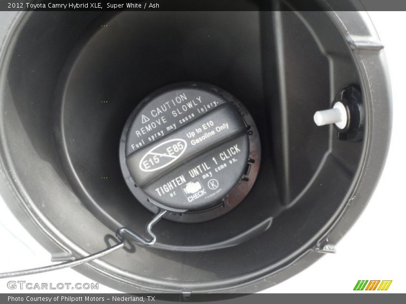 Super White / Ash 2012 Toyota Camry Hybrid XLE