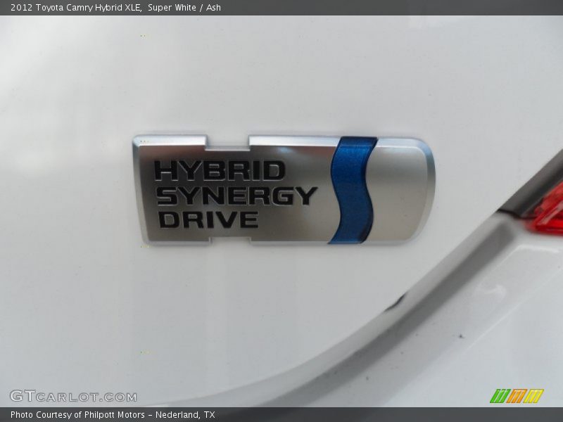 Super White / Ash 2012 Toyota Camry Hybrid XLE