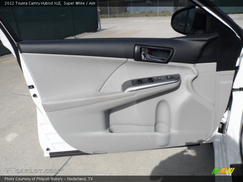 Super White / Ash 2012 Toyota Camry Hybrid XLE