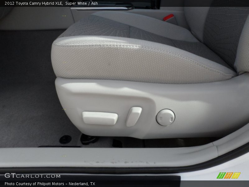 Super White / Ash 2012 Toyota Camry Hybrid XLE