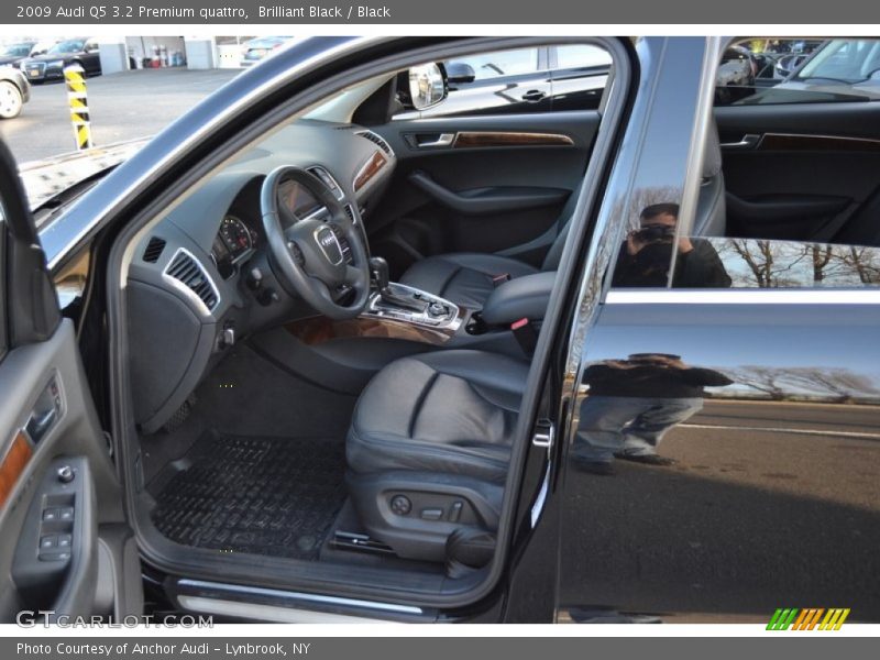 Brilliant Black / Black 2009 Audi Q5 3.2 Premium quattro