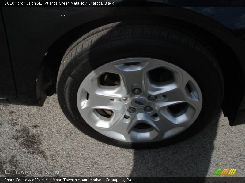 Atlantis Green Metallic / Charcoal Black 2010 Ford Fusion SE