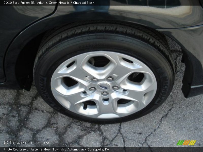 Atlantis Green Metallic / Charcoal Black 2010 Ford Fusion SE