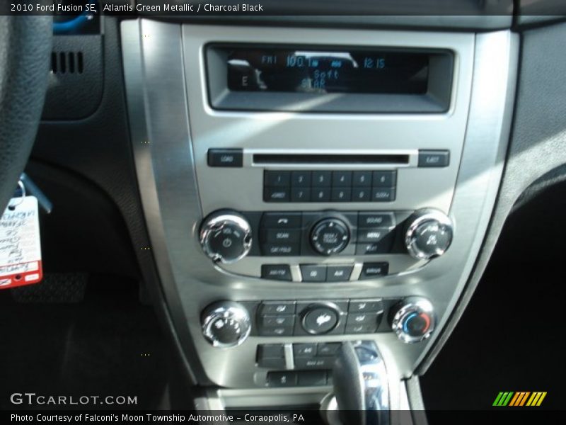 Atlantis Green Metallic / Charcoal Black 2010 Ford Fusion SE