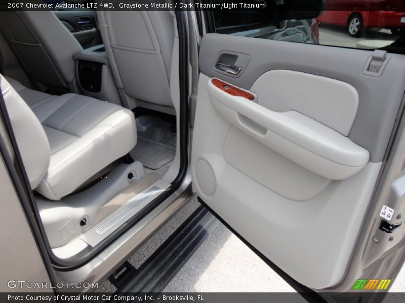 Graystone Metallic / Dark Titanium/Light Titanium 2007 Chevrolet Avalanche LTZ 4WD