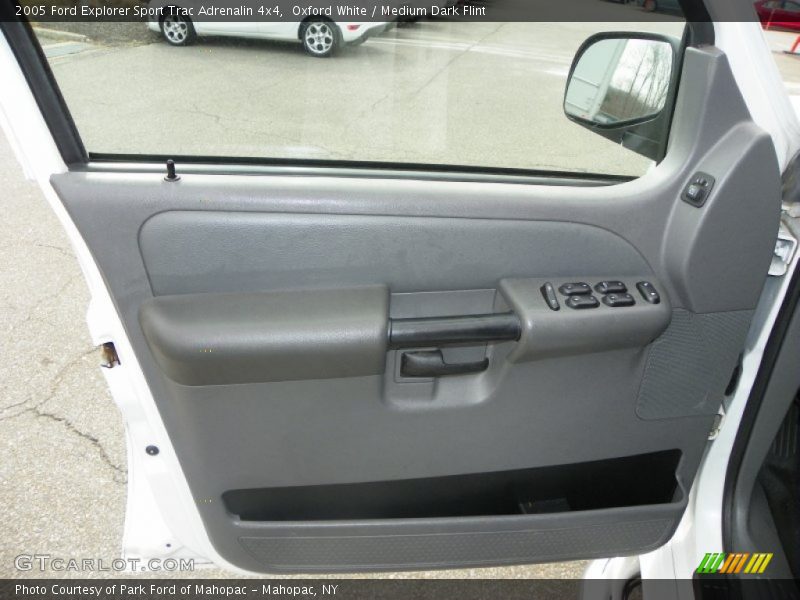 Oxford White / Medium Dark Flint 2005 Ford Explorer Sport Trac Adrenalin 4x4
