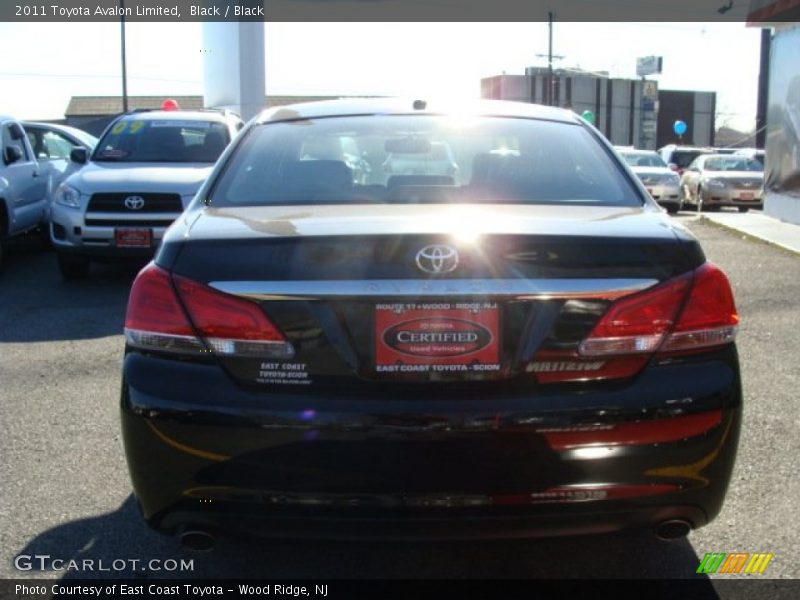 Black / Black 2011 Toyota Avalon Limited