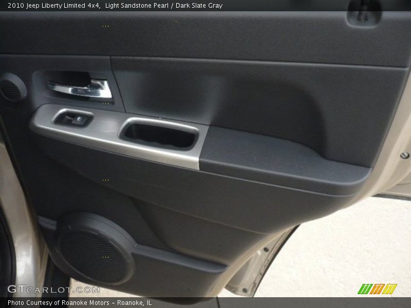 Light Sandstone Pearl / Dark Slate Gray 2010 Jeep Liberty Limited 4x4