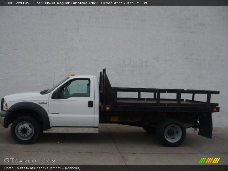 Oxford White / Medium Flint 2006 Ford F450 Super Duty XL Regular Cab Stake Truck