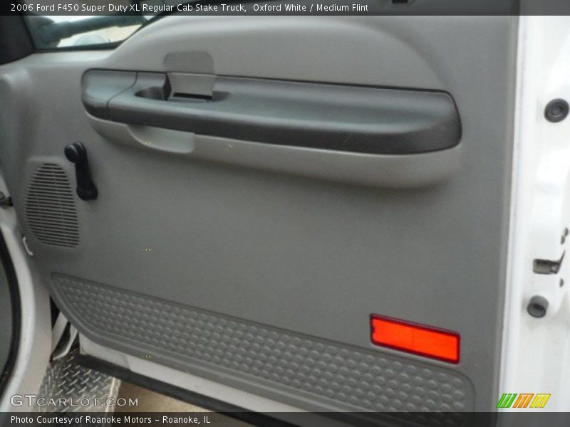 Oxford White / Medium Flint 2006 Ford F450 Super Duty XL Regular Cab Stake Truck