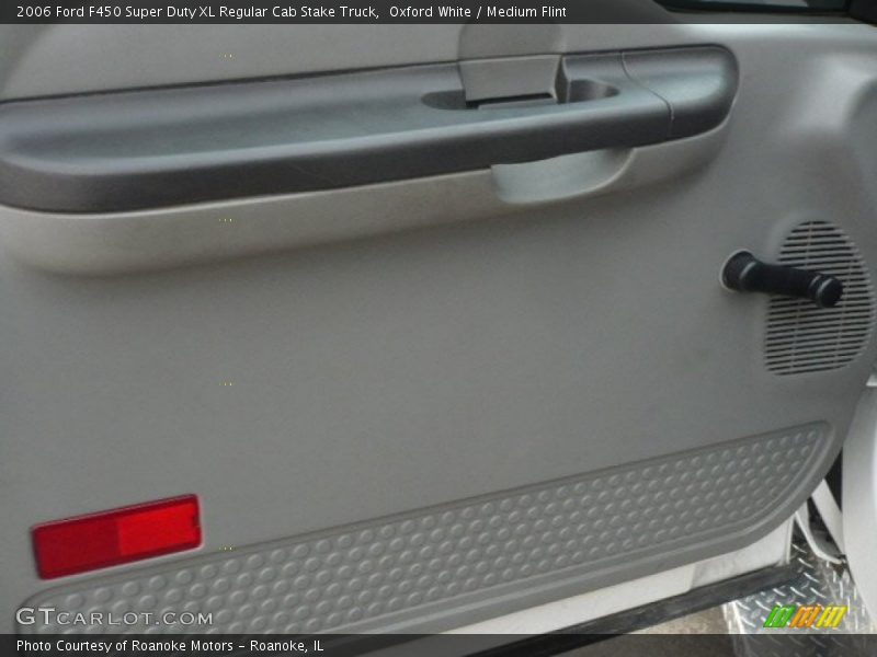 Oxford White / Medium Flint 2006 Ford F450 Super Duty XL Regular Cab Stake Truck