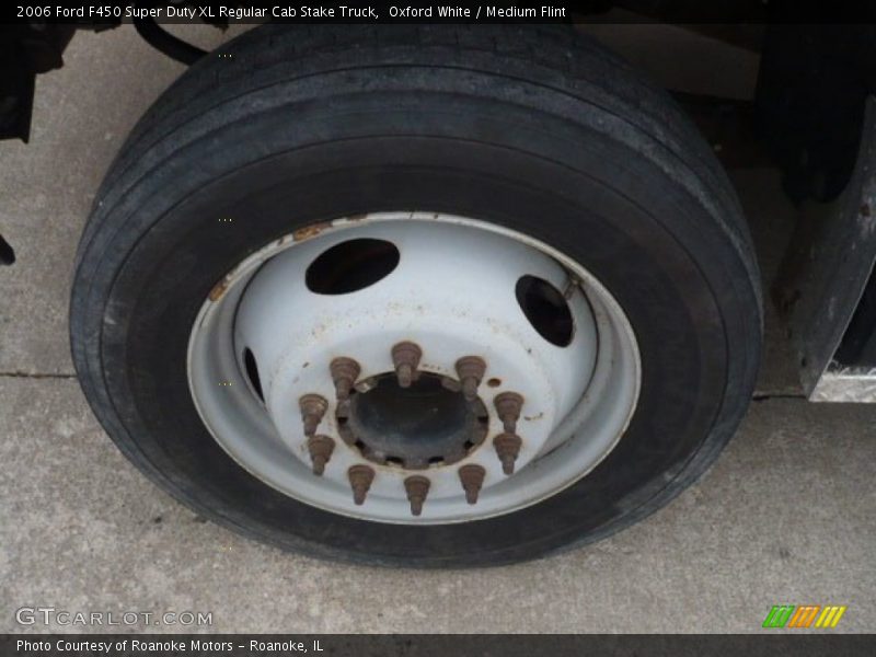 Oxford White / Medium Flint 2006 Ford F450 Super Duty XL Regular Cab Stake Truck