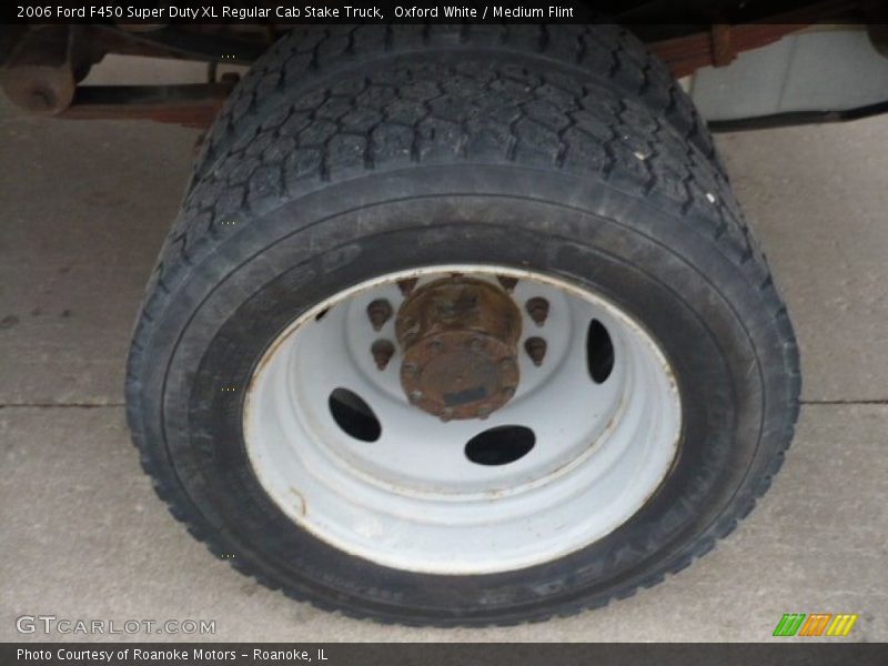 Oxford White / Medium Flint 2006 Ford F450 Super Duty XL Regular Cab Stake Truck