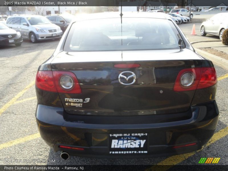 Black Mica / Black 2005 Mazda MAZDA3 i Sedan