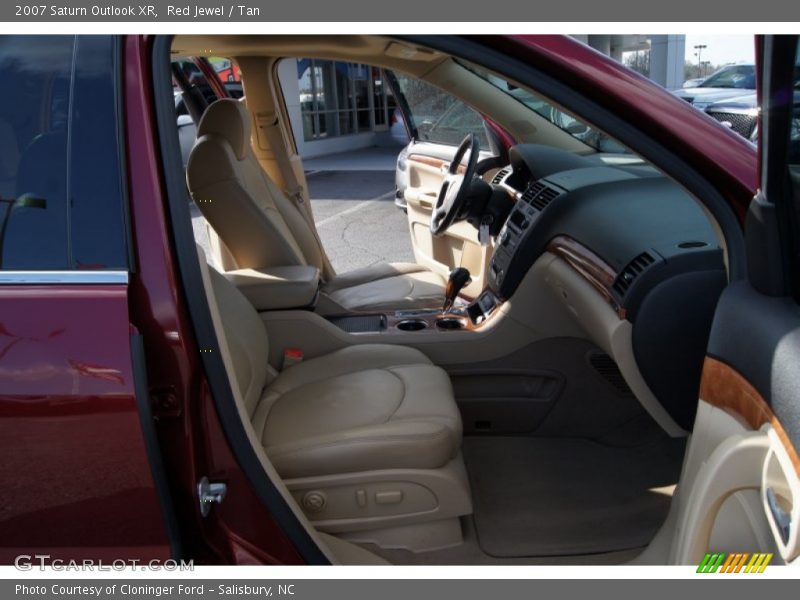 Red Jewel / Tan 2007 Saturn Outlook XR