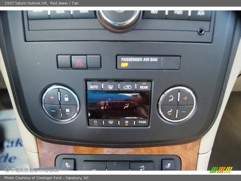 Red Jewel / Tan 2007 Saturn Outlook XR