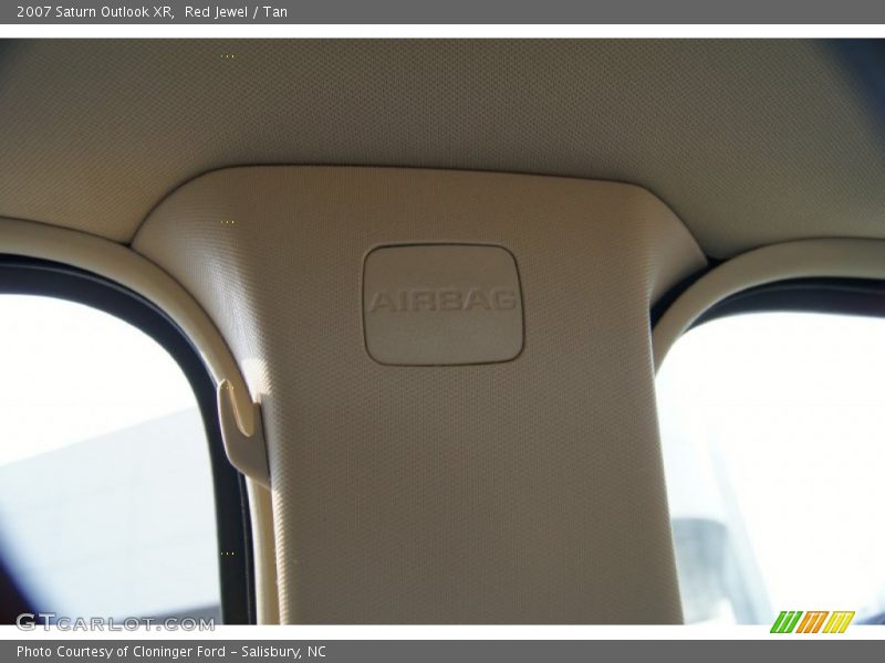 Red Jewel / Tan 2007 Saturn Outlook XR