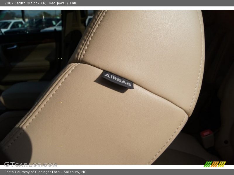 Red Jewel / Tan 2007 Saturn Outlook XR