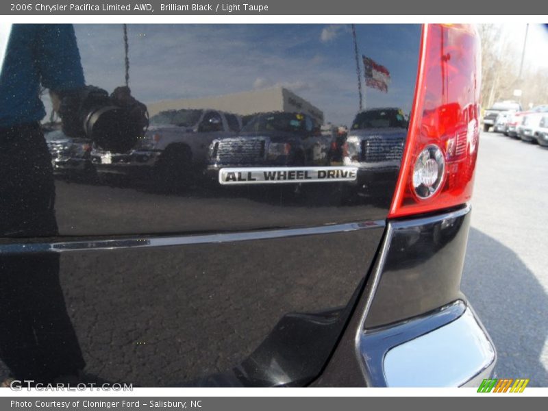 Brilliant Black / Light Taupe 2006 Chrysler Pacifica Limited AWD