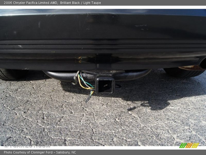 Brilliant Black / Light Taupe 2006 Chrysler Pacifica Limited AWD