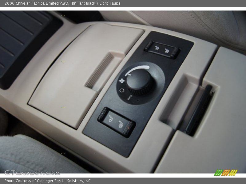 Brilliant Black / Light Taupe 2006 Chrysler Pacifica Limited AWD