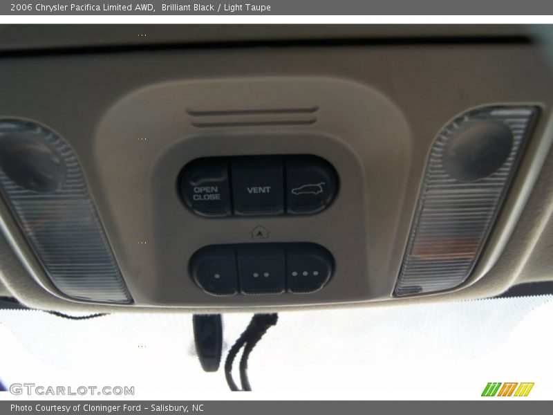 Brilliant Black / Light Taupe 2006 Chrysler Pacifica Limited AWD