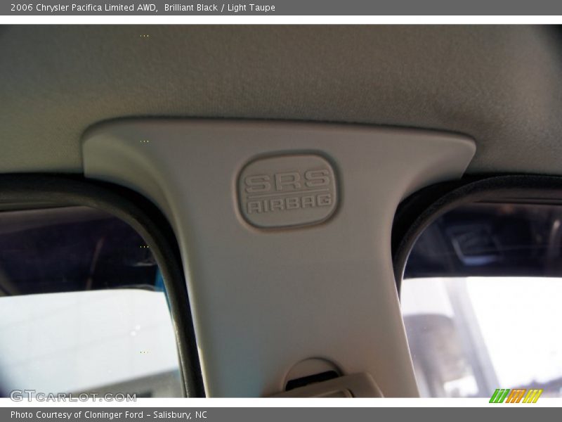 Brilliant Black / Light Taupe 2006 Chrysler Pacifica Limited AWD