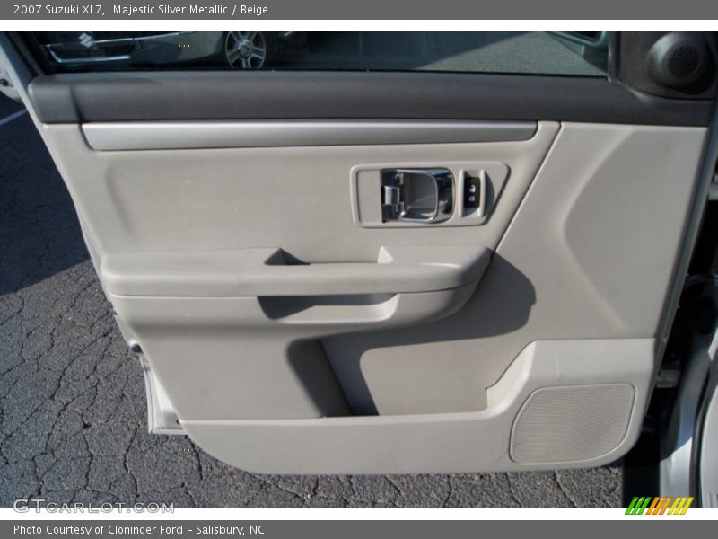 Majestic Silver Metallic / Beige 2007 Suzuki XL7