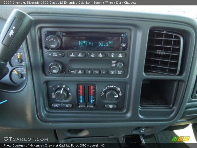 Summit White / Dark Charcoal 2007 Chevrolet Silverado 1500 Classic LS Extended Cab 4x4