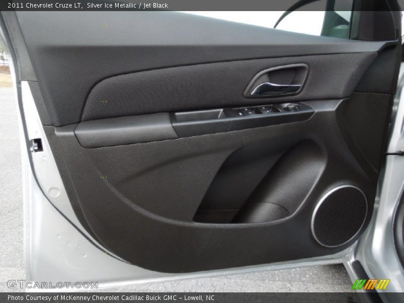 Silver Ice Metallic / Jet Black 2011 Chevrolet Cruze LT