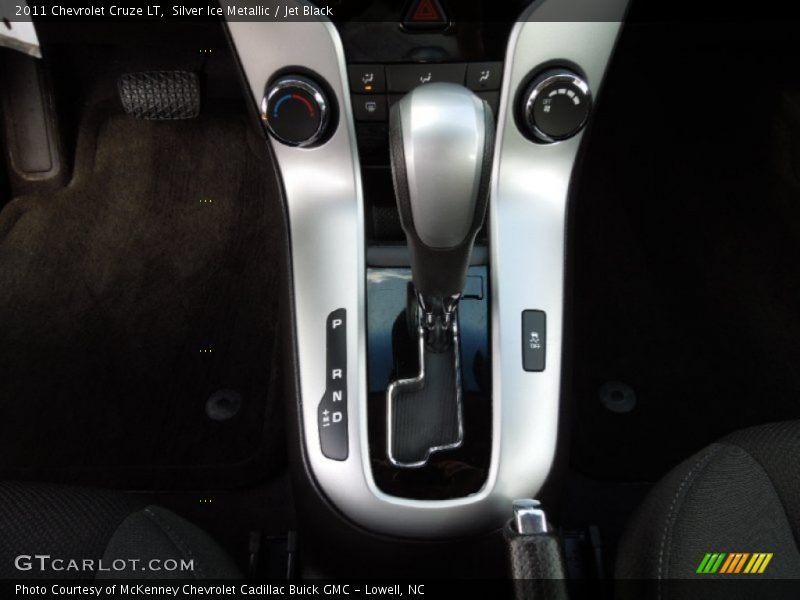 Silver Ice Metallic / Jet Black 2011 Chevrolet Cruze LT