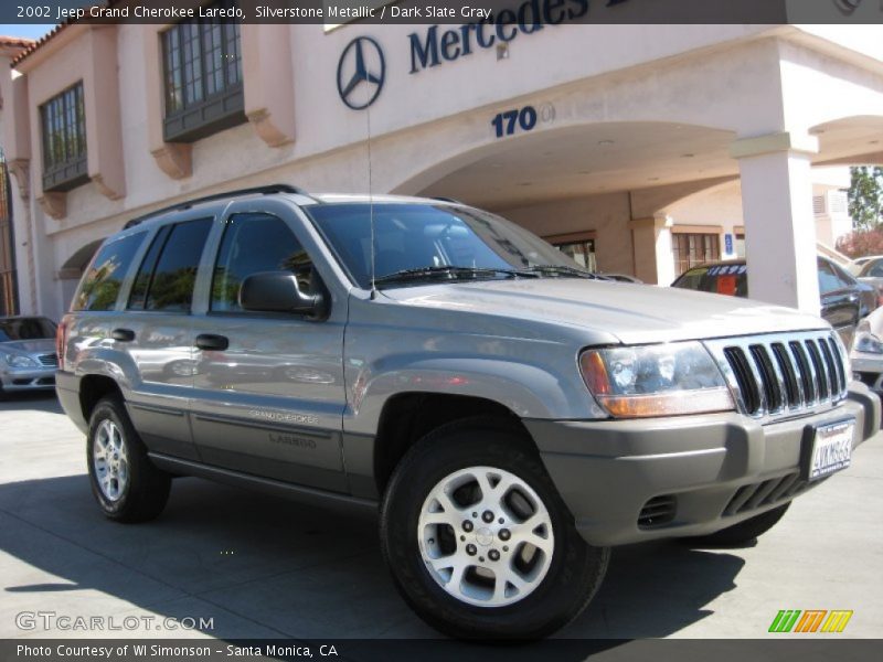 Silverstone Metallic / Dark Slate Gray 2002 Jeep Grand Cherokee Laredo