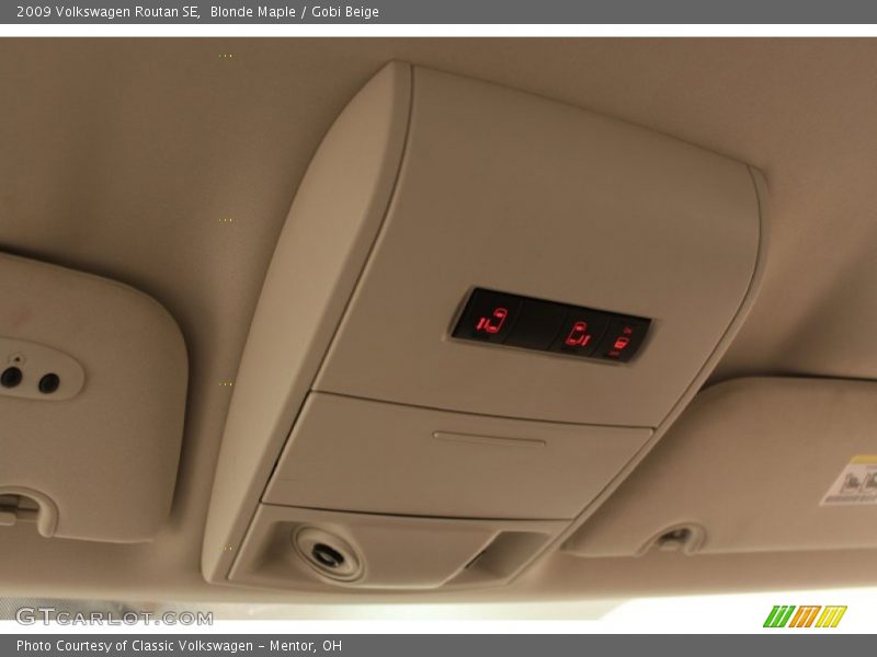 Blonde Maple / Gobi Beige 2009 Volkswagen Routan SE