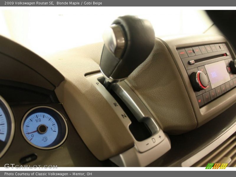Blonde Maple / Gobi Beige 2009 Volkswagen Routan SE