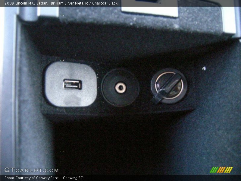 Brilliant Silver Metallic / Charcoal Black 2009 Lincoln MKS Sedan