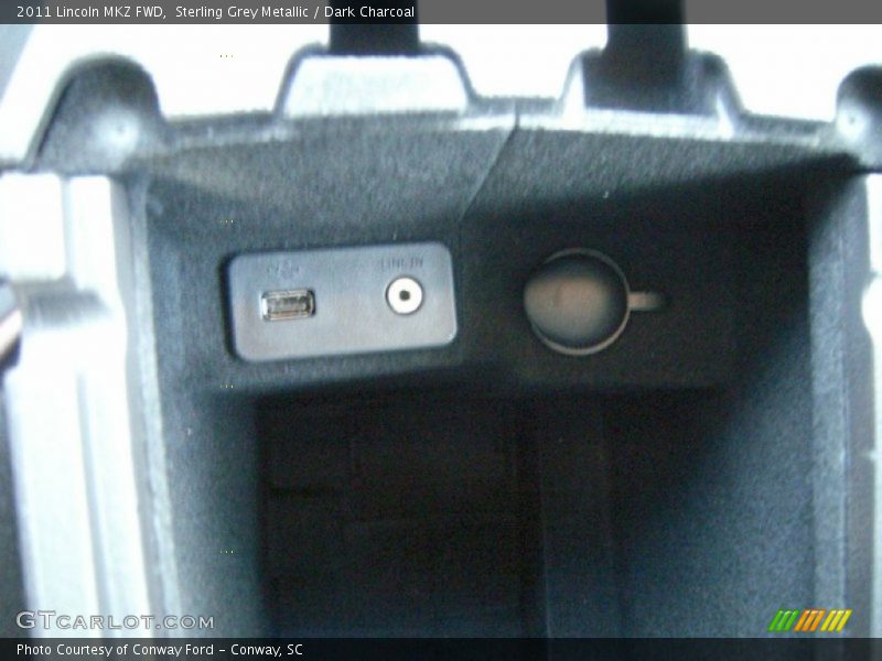 Sterling Grey Metallic / Dark Charcoal 2011 Lincoln MKZ FWD