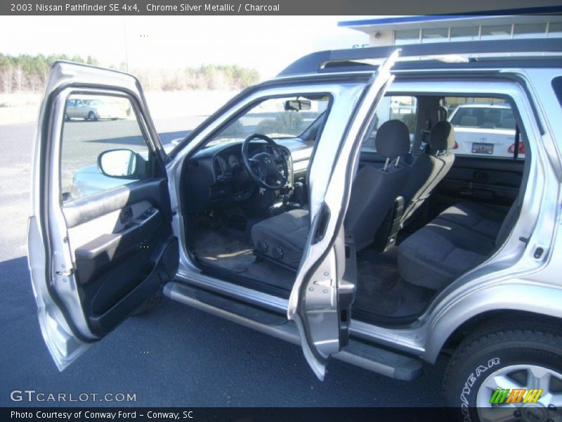 Chrome Silver Metallic / Charcoal 2003 Nissan Pathfinder SE 4x4