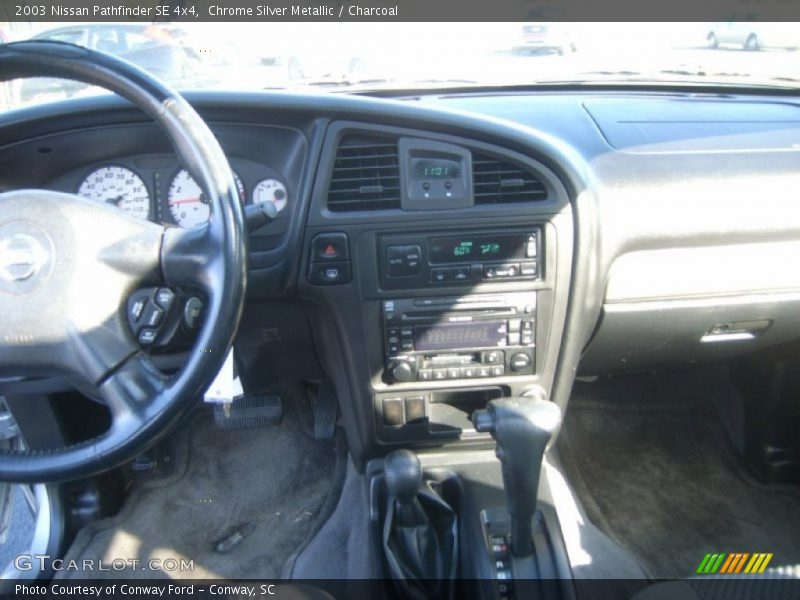 Chrome Silver Metallic / Charcoal 2003 Nissan Pathfinder SE 4x4