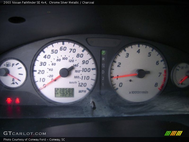 Chrome Silver Metallic / Charcoal 2003 Nissan Pathfinder SE 4x4