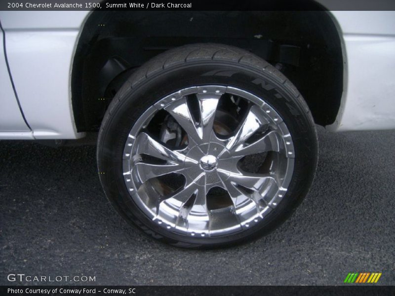 Summit White / Dark Charcoal 2004 Chevrolet Avalanche 1500