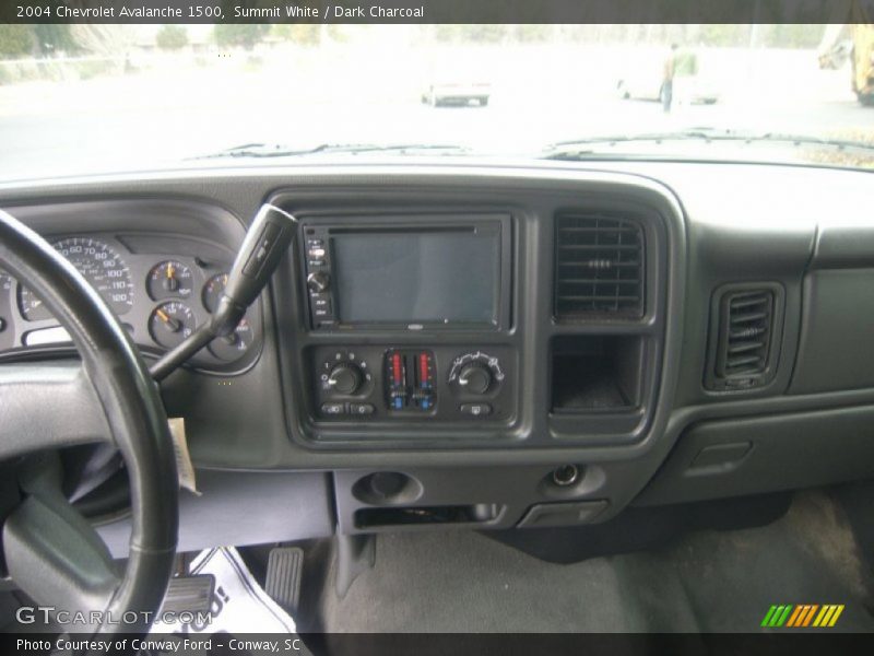 Summit White / Dark Charcoal 2004 Chevrolet Avalanche 1500