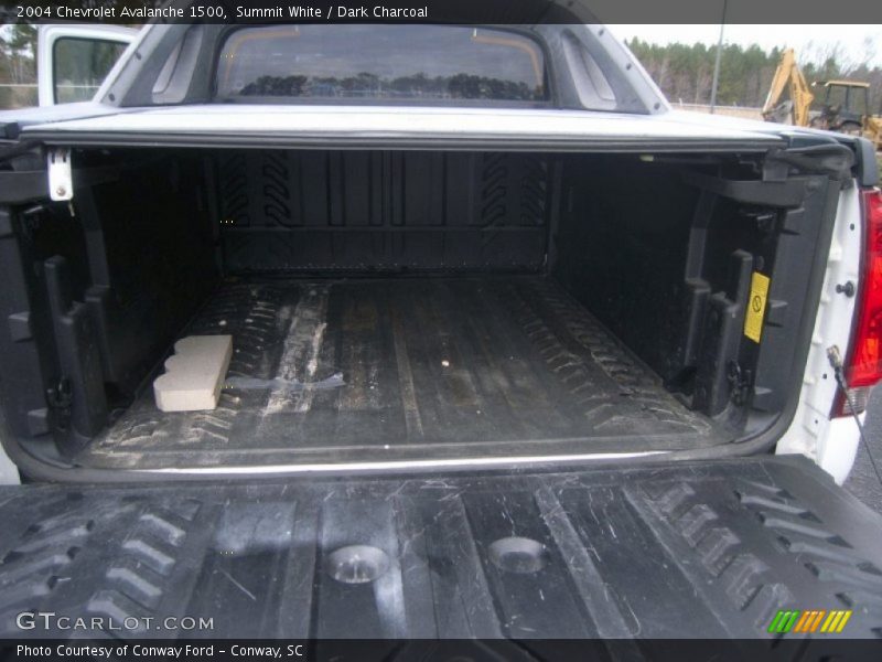 Summit White / Dark Charcoal 2004 Chevrolet Avalanche 1500