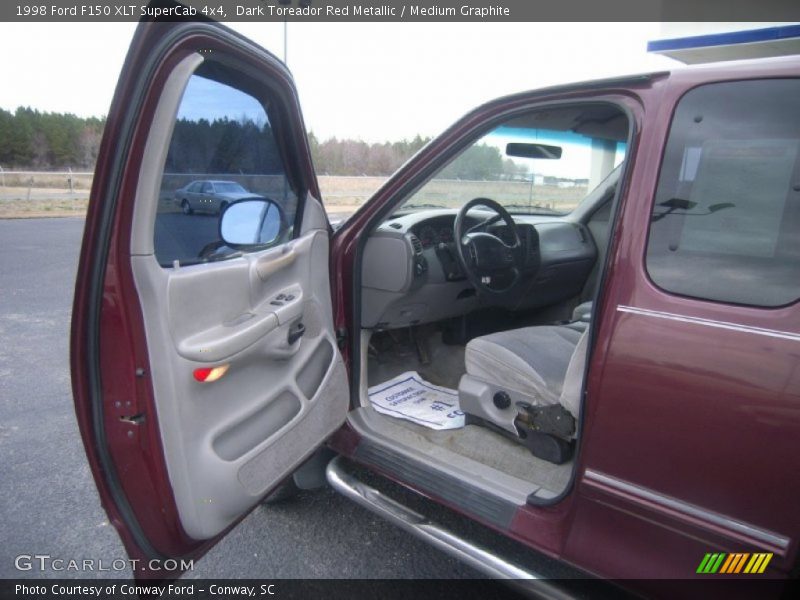 Dark Toreador Red Metallic / Medium Graphite 1998 Ford F150 XLT SuperCab 4x4