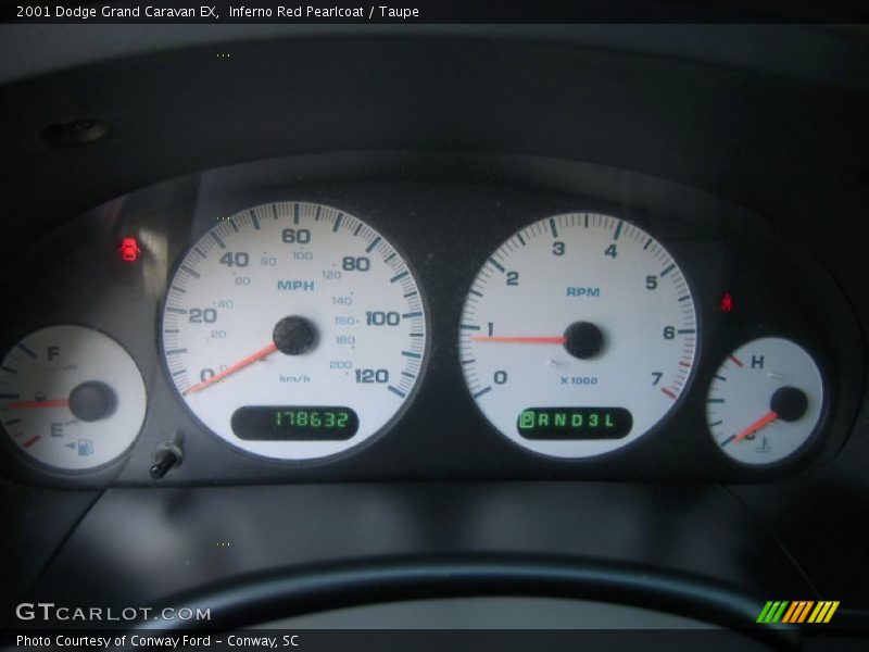 Inferno Red Pearlcoat / Taupe 2001 Dodge Grand Caravan EX