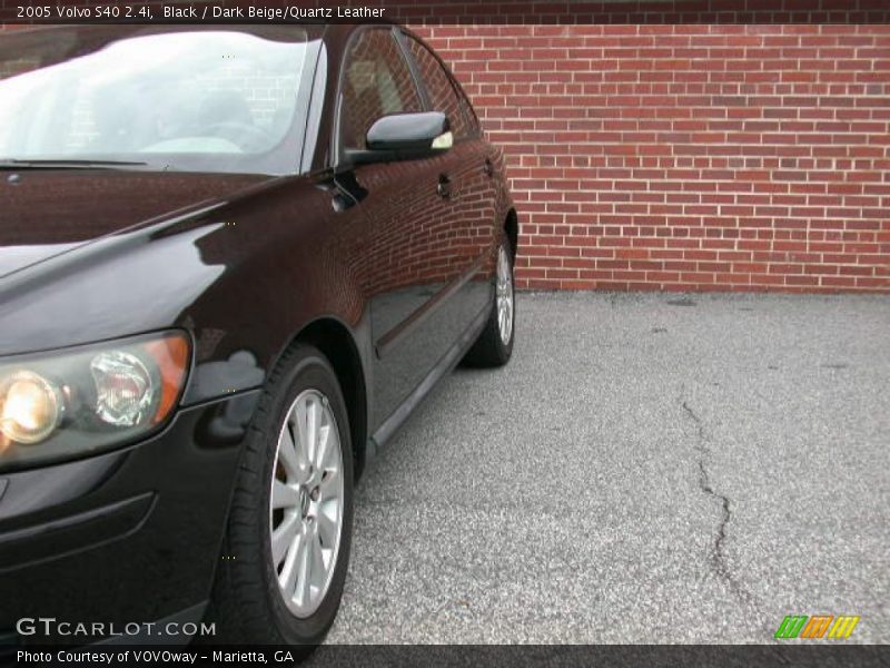 Black / Dark Beige/Quartz Leather 2005 Volvo S40 2.4i