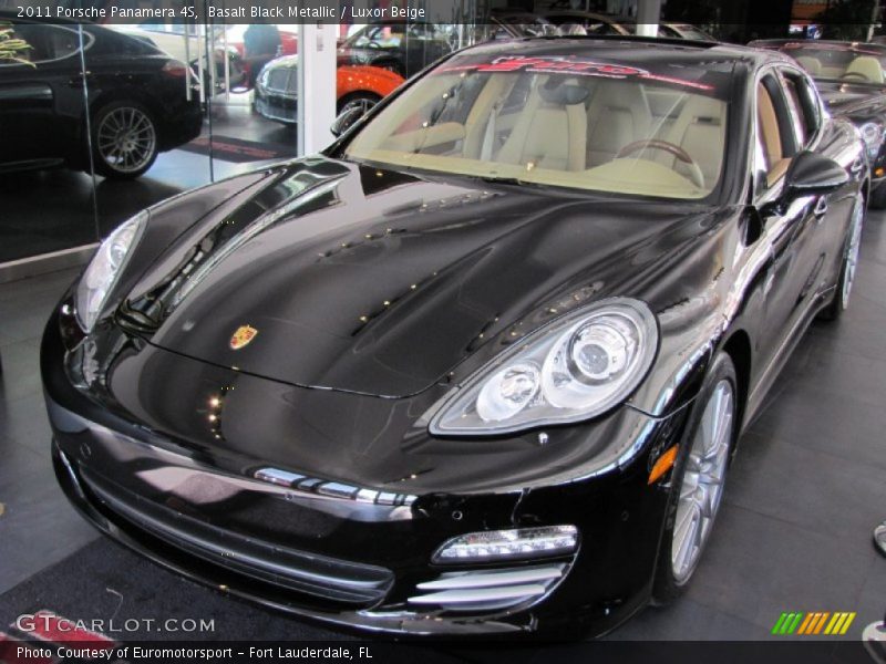 Basalt Black Metallic / Luxor Beige 2011 Porsche Panamera 4S