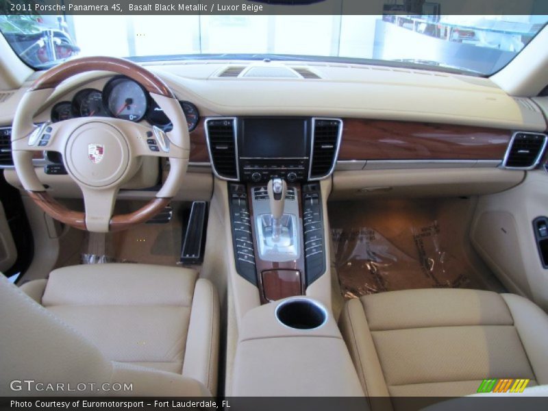 Dashboard of 2011 Panamera 4S